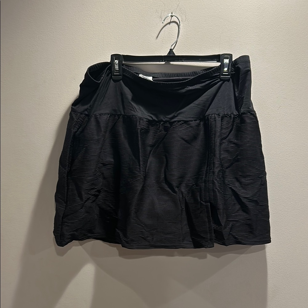 Chic Black Skirt